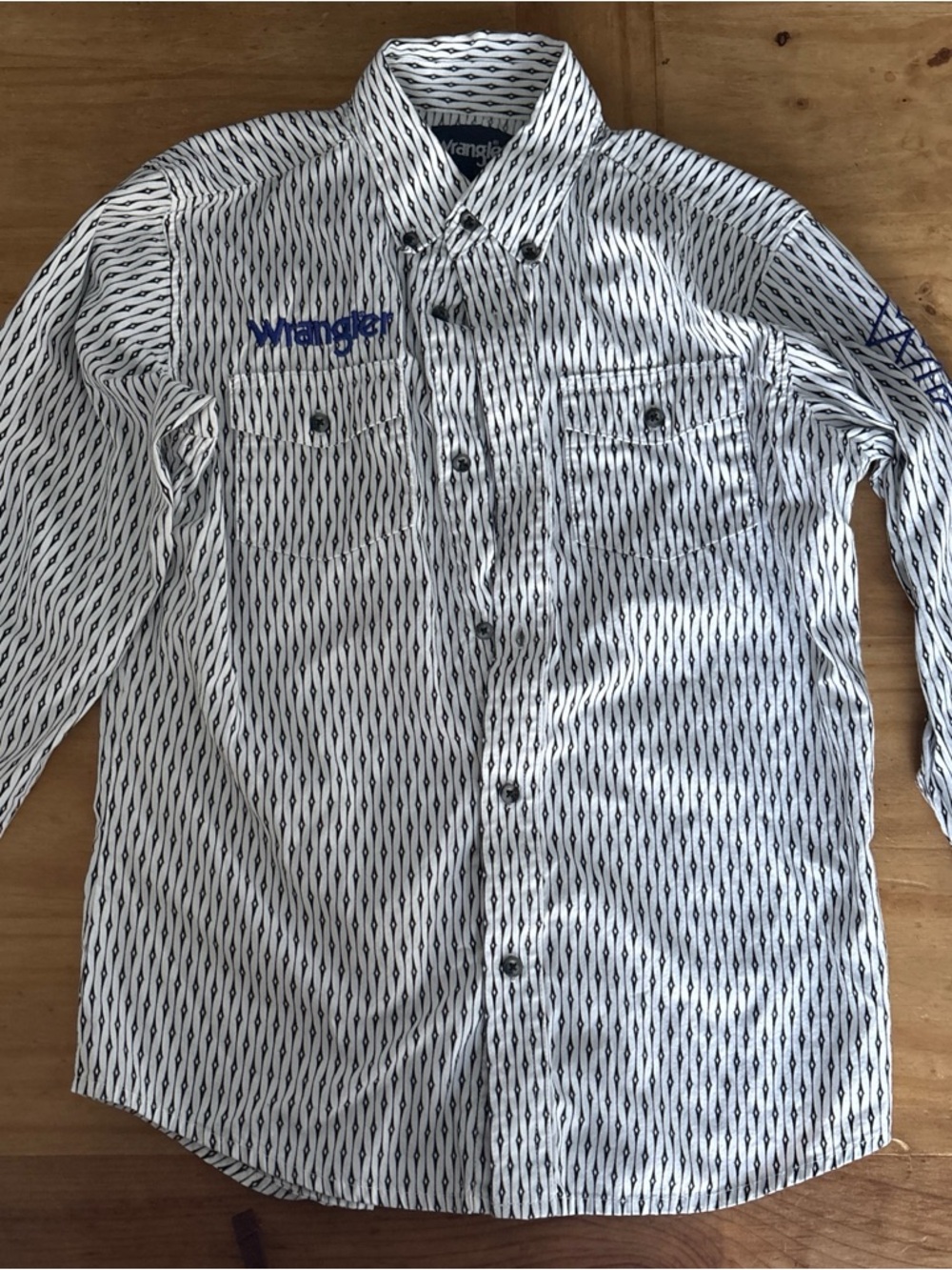 Wrangler Boys White & Black Patterned Button-Down Shirt